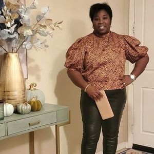 Meet your Posher, Omoshalewa